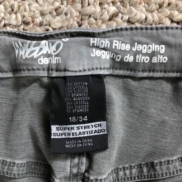 Cute petite green khaki jegging denim pants😃😍 - Picture 4 of 6